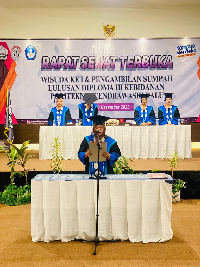 WISUDA KE I POLITEKNIK CENDRAWASIH PALU TANGGAL 20 DESEMBER 2023